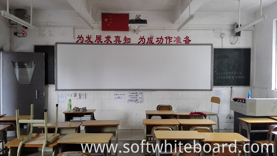 pissarra d’aula classroom whiteboard